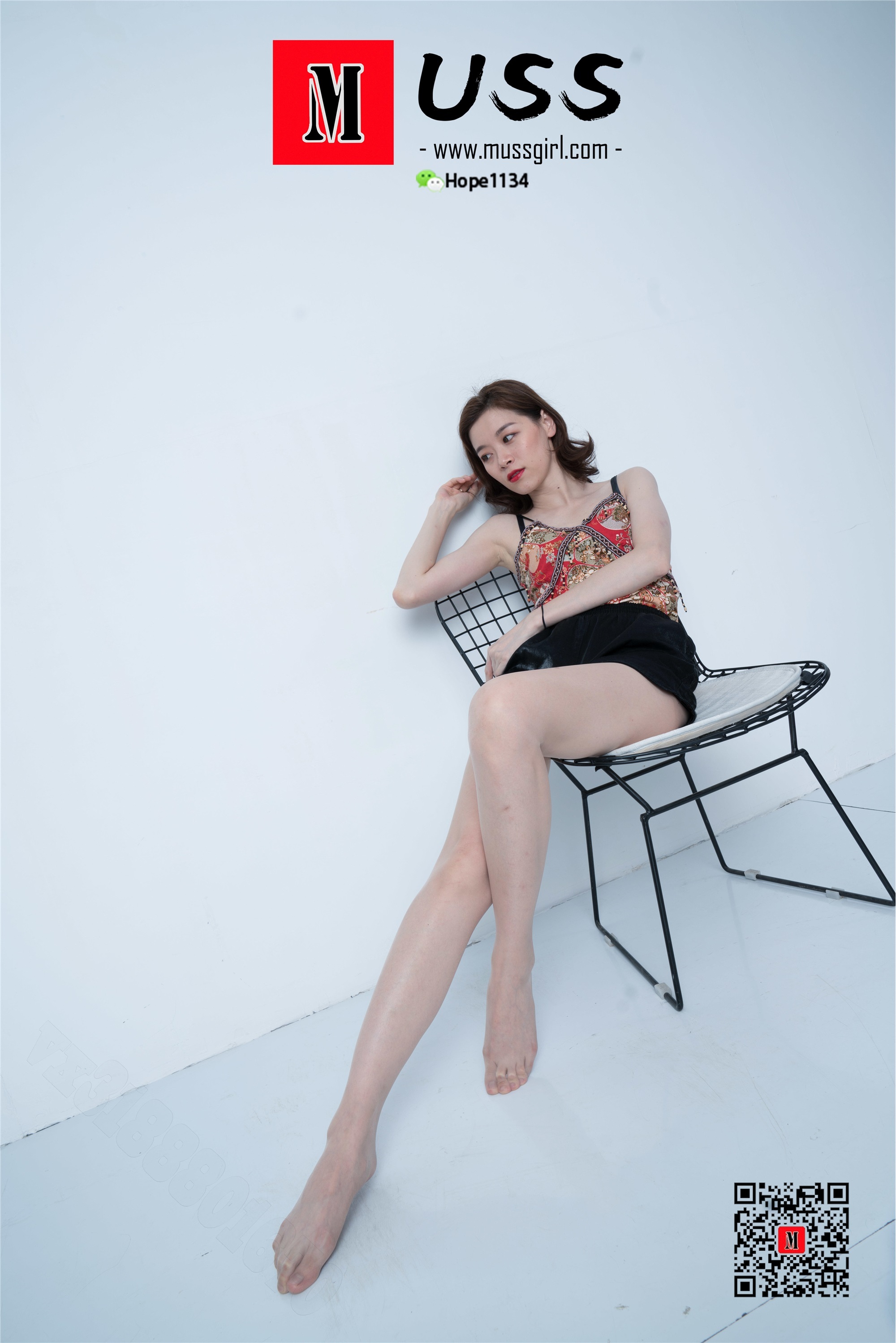 MussGirl NO.042 Photography and Silk - Model Chen (Foot Feature)